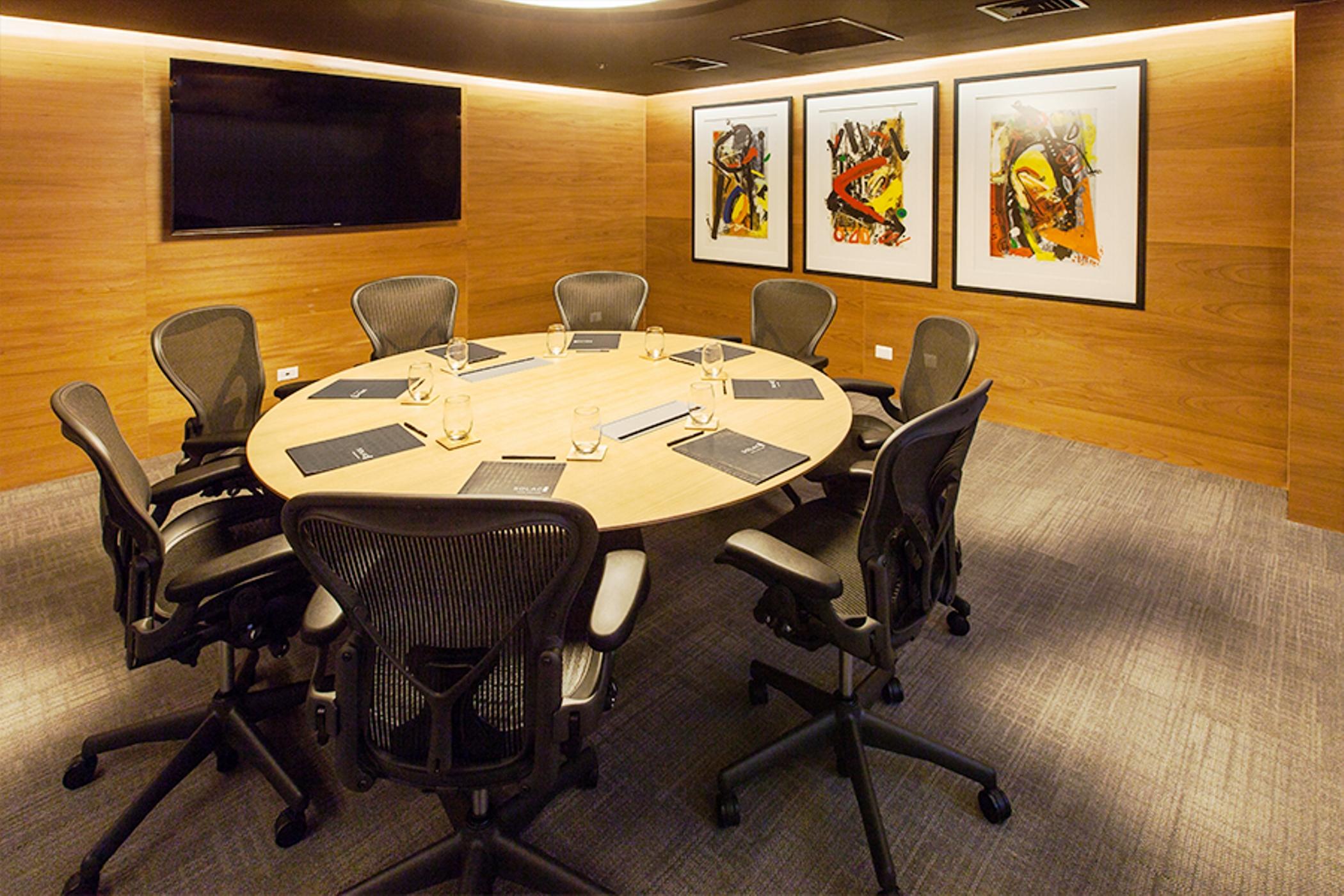 Solace Hotel Santiago de Chile Eksteriør billede A meeting room at the London Business School