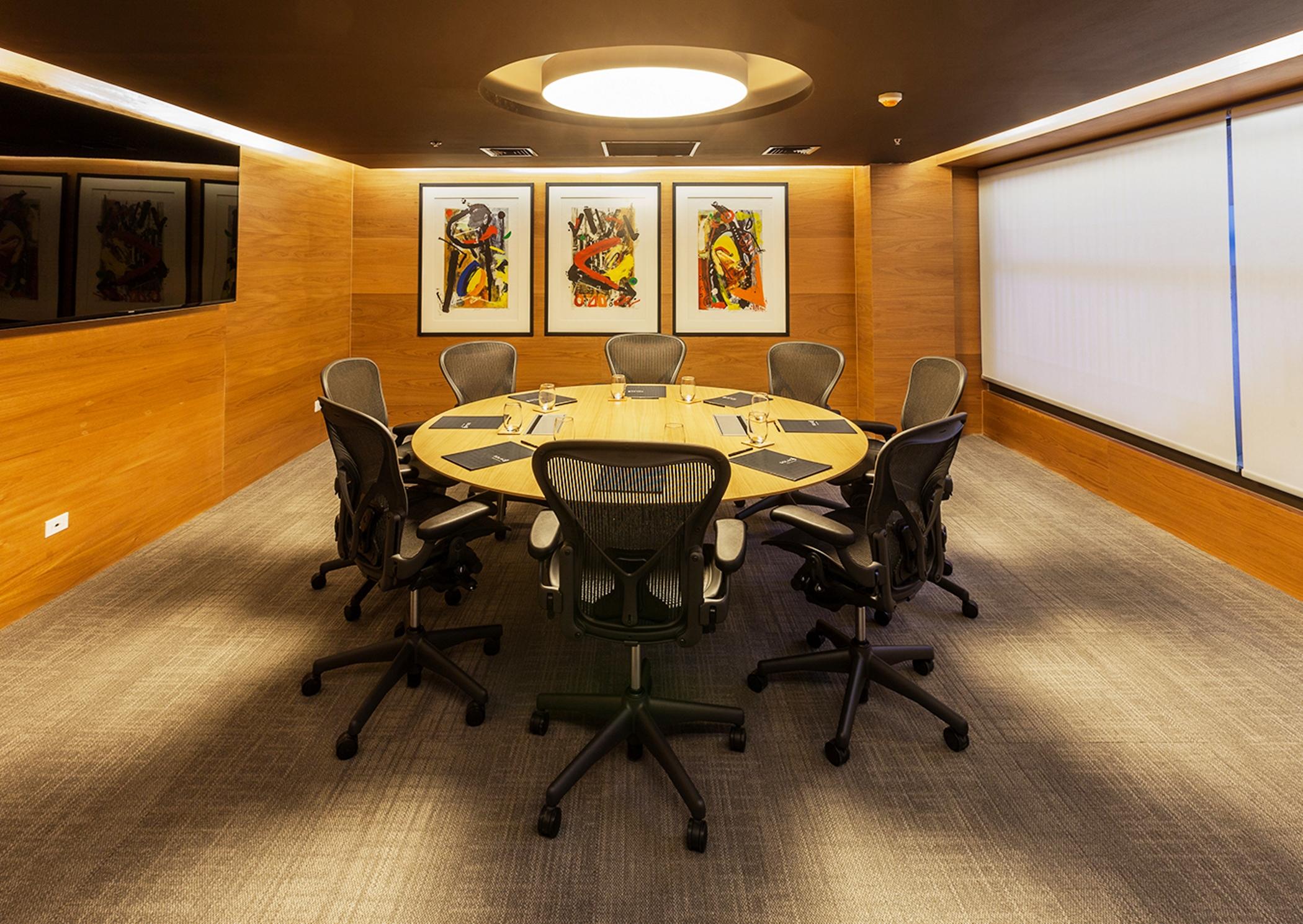 Solace Hotel Santiago de Chile Eksteriør billede Meeting room at the headquarters of the Inter-American Development Bank