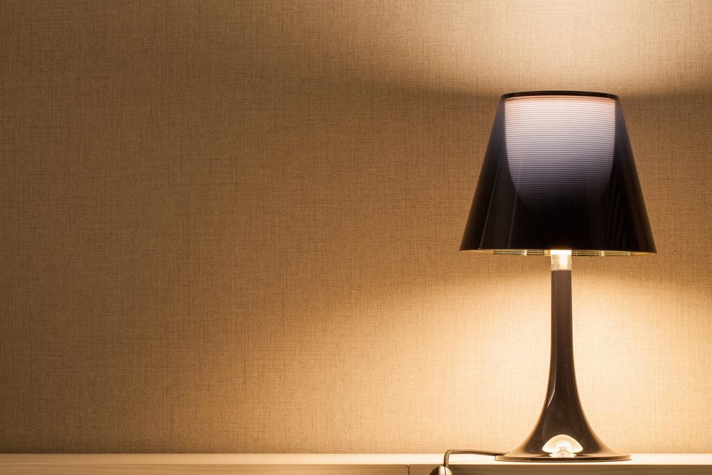 Solace Hotel Santiago de Chile Eksteriør billede A table lamp
