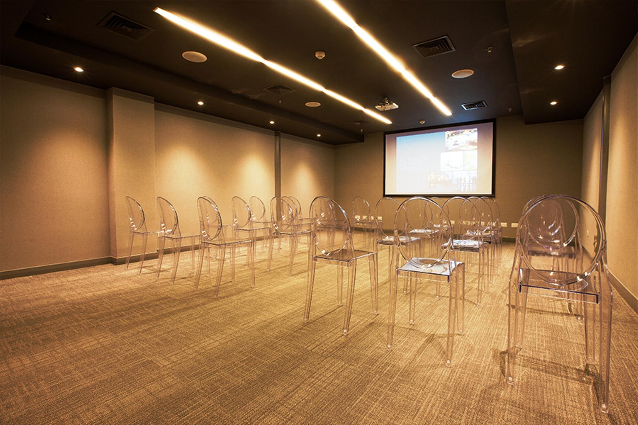 Solace Hotel Santiago de Chile Eksteriør billede The meeting room