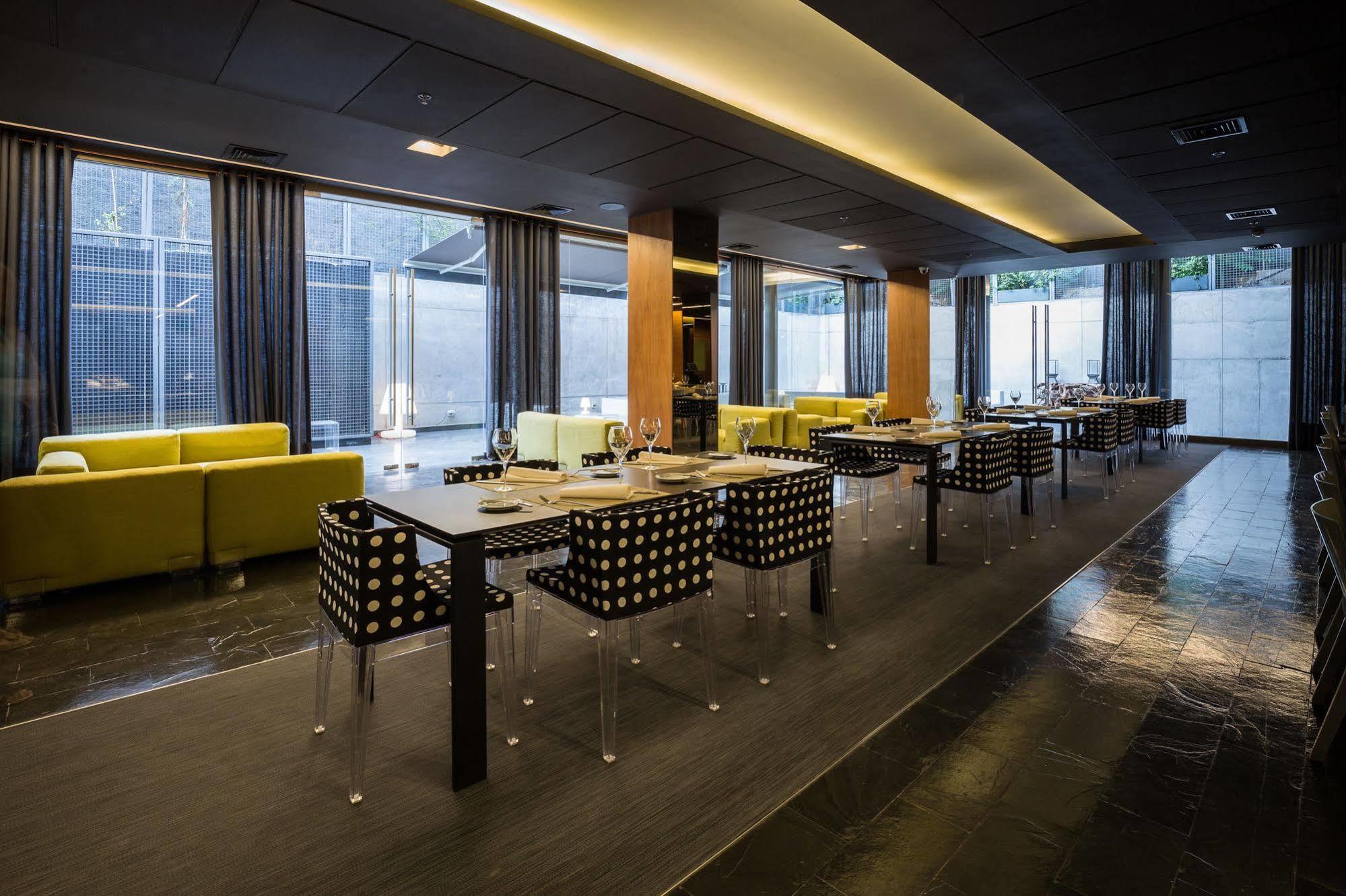 Solace Hotel Santiago de Chile Eksteriør billede Restaurant